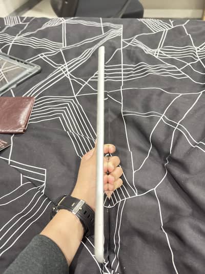 apple 9 generation with charger, box and  black and front cover