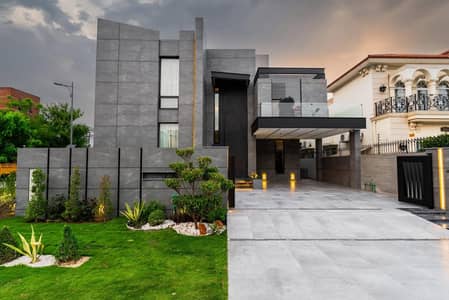 ONE KANAL LUXURY HOUSE FOR RENT AT MOST PRIME LOCATION OF BAHRIA TOWN