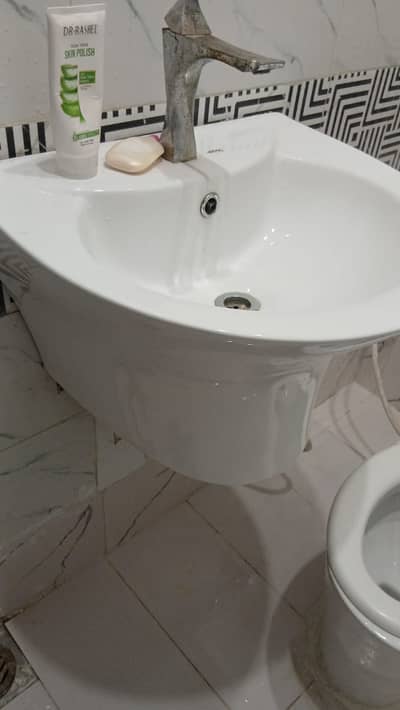 2 Slightly used Wall mount basin at low price