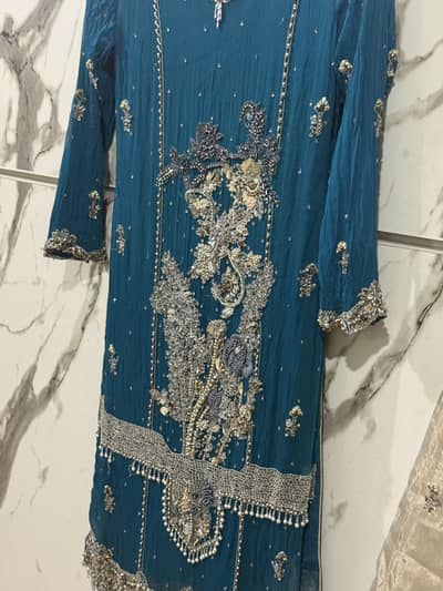 Almost new beautiful dress small to medium size