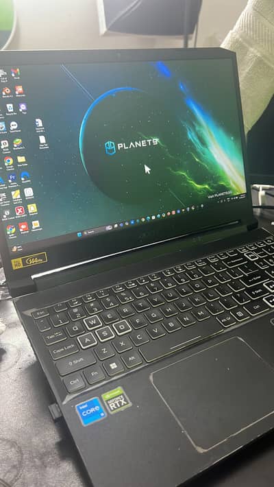 Acer Nitro 5 with box and single handed used