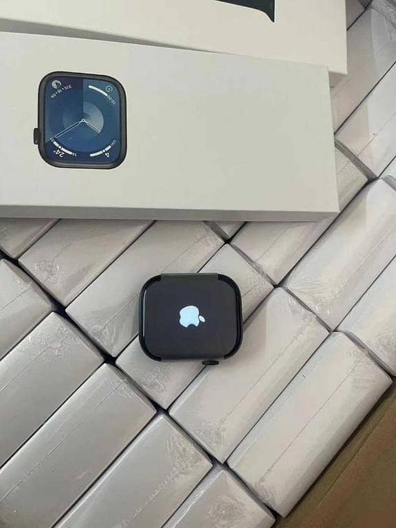 Apple Logo Smart Watch Series Dial – The ultimate device for a healthy life.