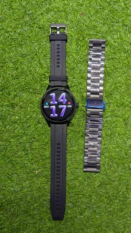 Round Dial Smartwatch with Premium Rolex-Style Metal Chain - Like New