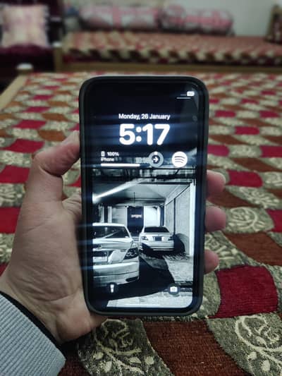 iPhone 11 128gb  (Just front and back glass crack)