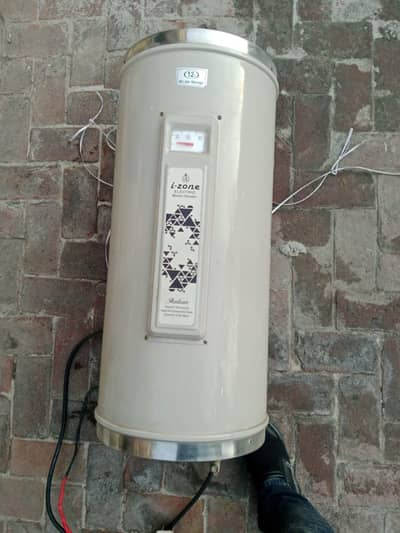 Electric Geyzer for sale. only 10 days used