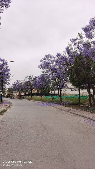 10Marla Urban Boulevard Ideal Location Margalla Facing Plot