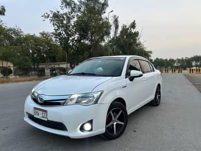 Toyota Corolla Axio Hybrid 2013/2017 Full Original