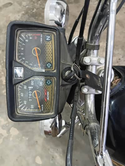 CG 125 golden edition