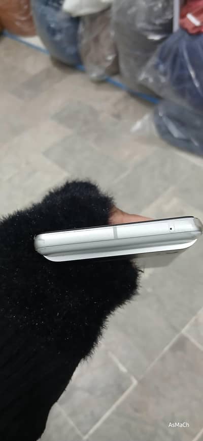 Google pixel 7 neat and clean