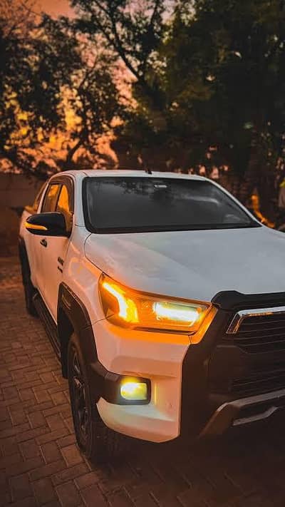 Revo Vigo Fortuner Mercedes Sportage For Rent