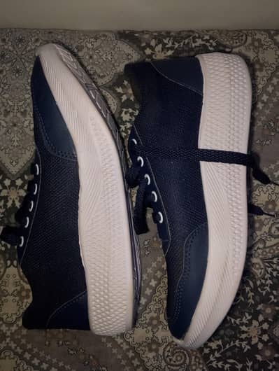 Skechers shoes  6 number shoes 