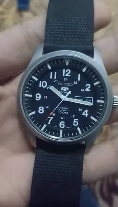 Seiko sports watch for sale, not opened or repaired.