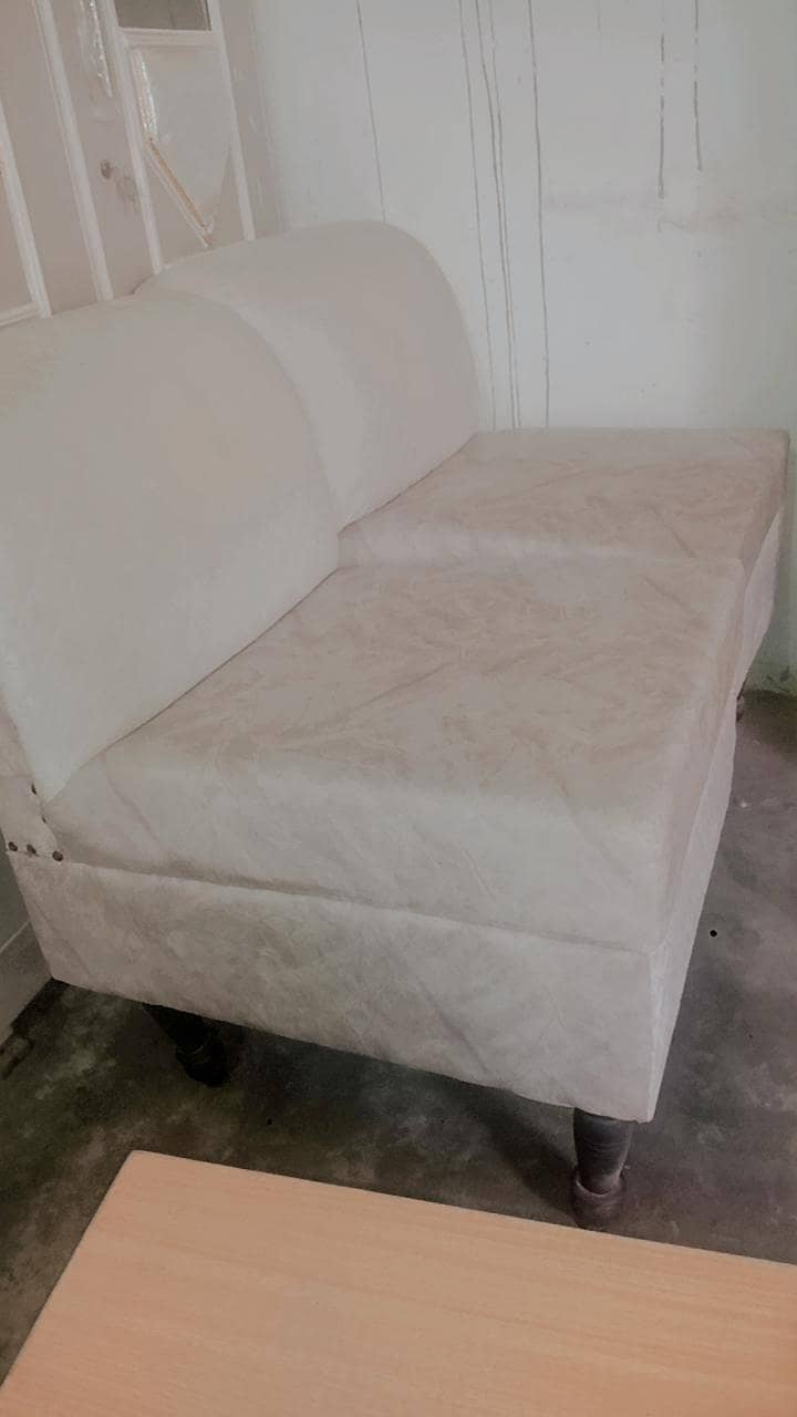 2 setter sofa 0