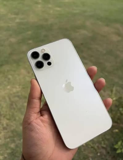 Iphone 12 Pro Max in mint condition