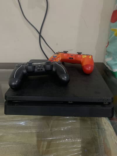 PlayStation 4 1 TB (2 controllers)