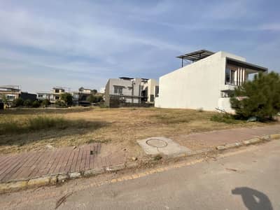 10 Marla Solid Land Ideal Location Plot