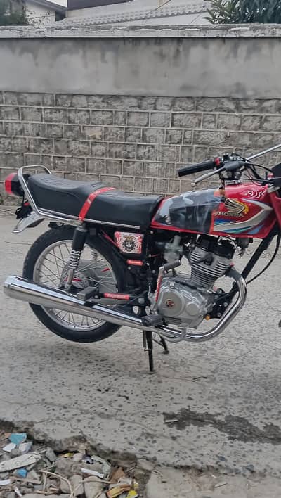 22model ha saaf Bike ha jisko bi lena rabta kare