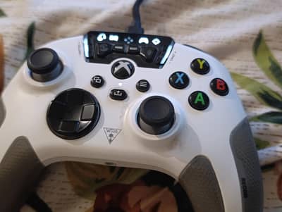 Xbox Wired Controller (turtle beach special edition)