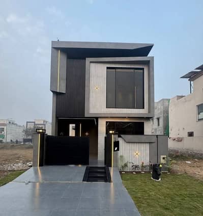 5 Marla Luxury House is Available for sale in Bahria Town Lahore