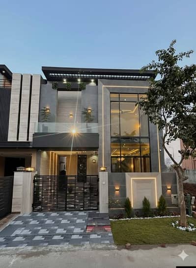 5 Marla Luxury House is Available for Sale in Bahria Town Lahore