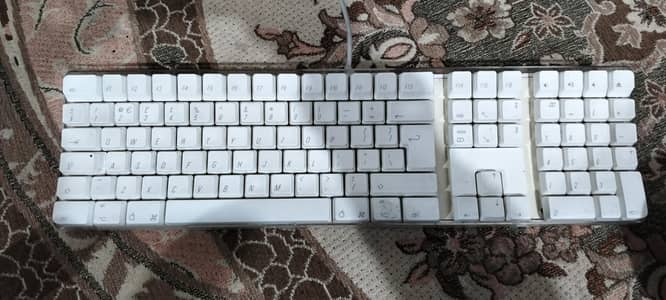 Apple A1048 Keyboard