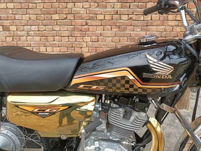Honda cg 125 gold 23/24 model all Punjab number