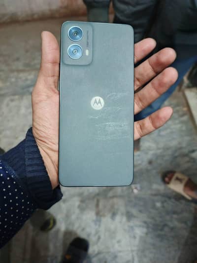 Motorola ka phone hai model moto g 5g 2024 hai dba charger bilkul BHI