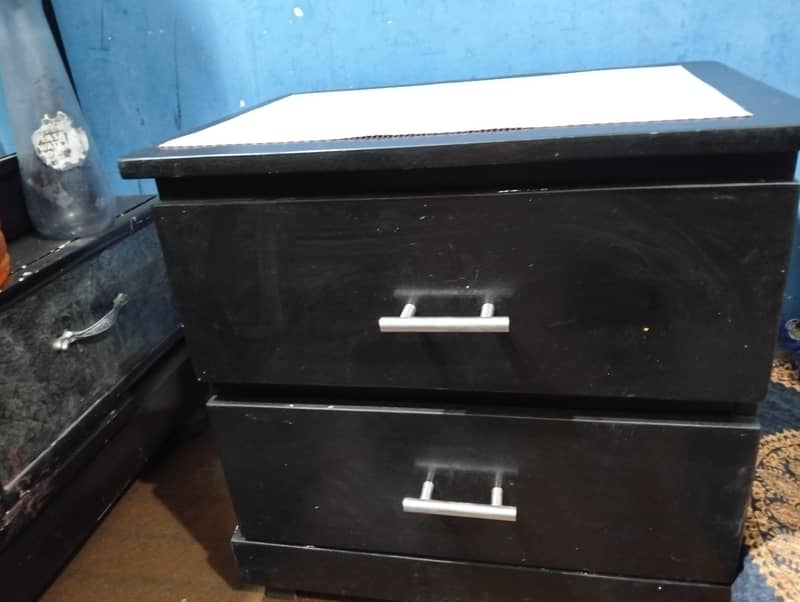 2 side tables 5