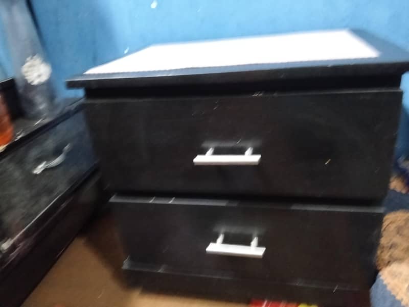 2 side tables 6
