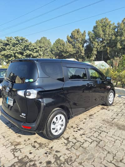 Toyota Sienta model 2018 import 2023 registered 2024 for sale. NO CHAT