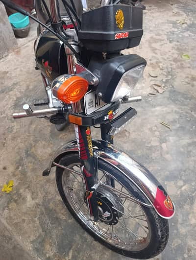 Honda 125 special edition bilkul new Jesi h one hand use