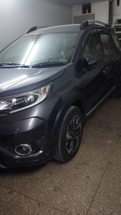 Honda Brv-S Model 2018 Grey Cokor bumper to bumper original condition
