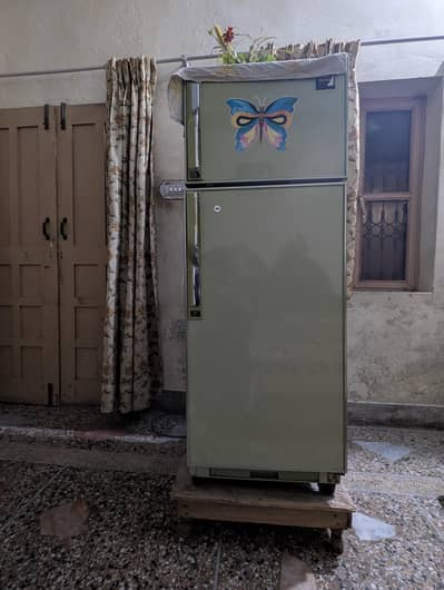 Dawlance fridge/refrigerator