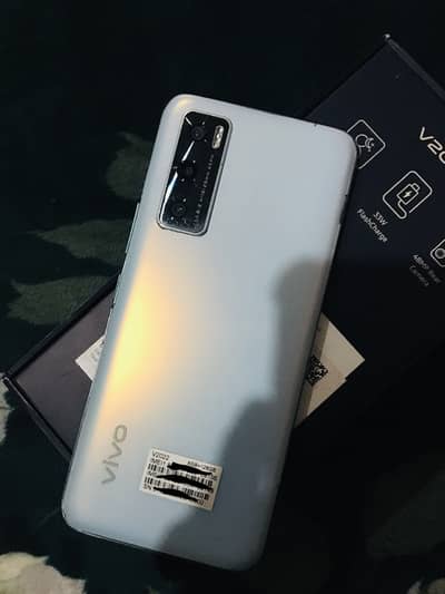 Vivo 8/128 V20 SE