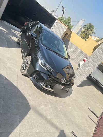 Toyota yaris 1.5 cvt. i  Ativ x top of the line ppf from 3m imported