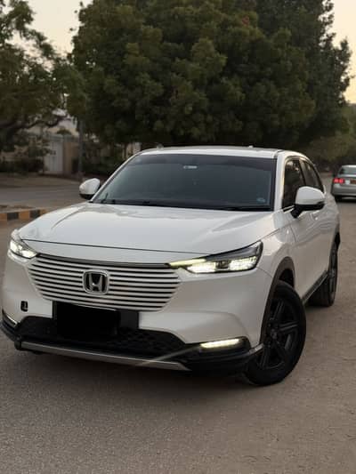 URGENT SALE HONDA HRV S PACKAGE TOP OF THE LINE MODEL 2023 REGISTERED