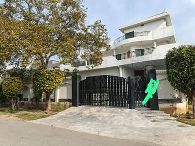 1 KANAL HOUSE AVAILABLE FOR SALE IN WAPDA TOWN BLOCK K1