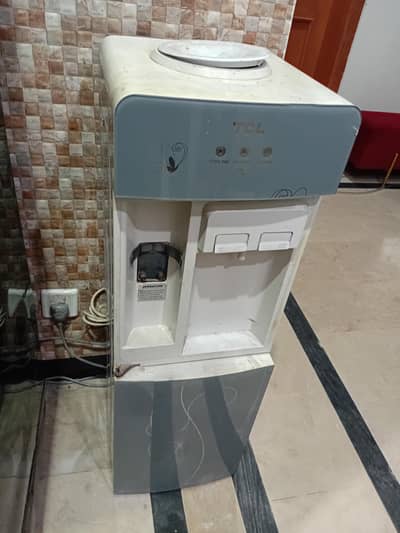TCL water dispenser