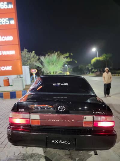 Toyota Corolla xe 2000 model