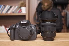 Canon 700D Camera with 50mm and Sigma 17-50mm Lens. Yongnuo Flash L