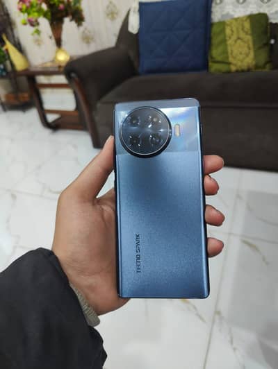 Tecno spark 20 pro plus