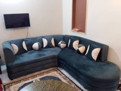 5 seater Newly Purchased Sofa for Sale