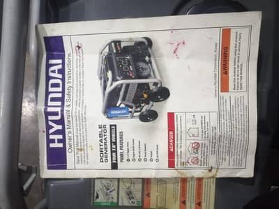 hyundai gernetor  just like new only one month  use