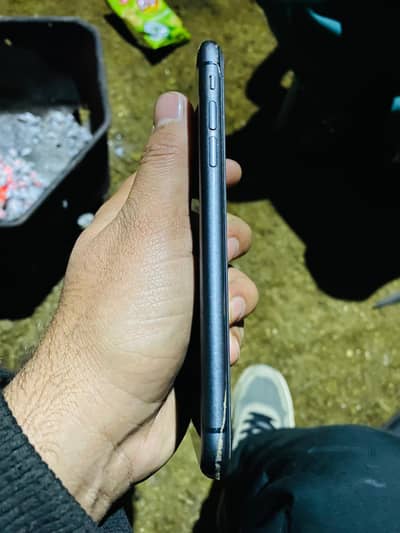 iPhone 11 water pack exchange possible with samsung or google pixel