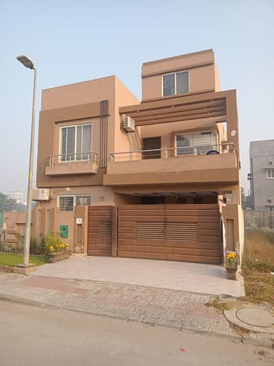 I SELL 8 MARLA HOUSE IN PHASE 1 BAHRIA ORCHARD LAHORE