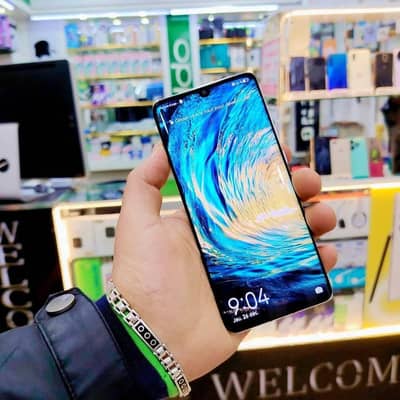 Huawei p30 pro 8 GB ram 256 GB memory Call and WhatsApp 03360677190