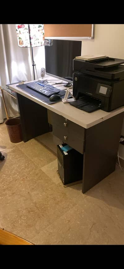 computer table and guess heater