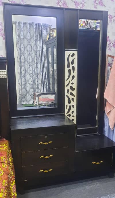 Dressing table for sale good condition