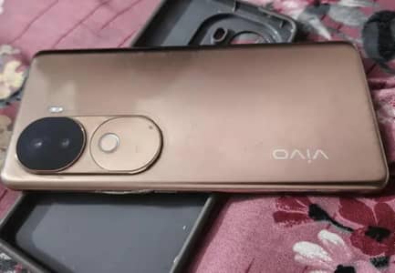 Vivo V40e 8gb 256 gb 3 months warranty