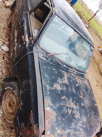 old model car. purani gari